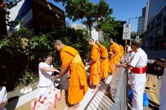 ภาพ No.233642:วันอาทิตย์ที่ 6 กรกฎาคม พ.ศ.2568 พิธีสมโภช 15 ปี วัดพระธรรมกายเกาลูน และพิธีมุทิตาสักการะเปรียญธรรม 9 ประโยค ณ วัดพระธรรมกายเกาลูน เขตปกครองพิเศษฮ่องกง สาธารณรัฐประชาชนจีน