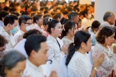 ภาพ No.260404:วันที่ 19 ตุลาคม พ.ศ. 2568 พิธีทอดกฐินสามัคคีทั่วไทย 30,000 วัด โดยคณะศิษยานุศิษย์ บูชาธรรม 81 ปี หลวงพ่อธัมมชโย ณ วัดเทพวนาราม ต.ศรีสุนทร อ.ถลาง จ.ภูเก็ต