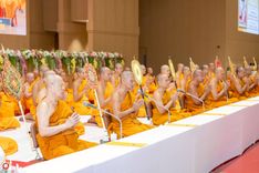 ภาพ No.234880:พิธีเจริญพระพุทธมนต์ ปฎิบัติธรรมเจริญสมาธิภาวนา และพิธีทำบุญตักบาตร เพื่อถวายเป็นพระราชกุศลแด่พระบาทสมเด็จพระวชิรเกล้าเจ้าอยู่หัว เนื่องในโอกาสวันเฉลิมพระชนมพรรษา 28 กรกฎาคม พ.ศ. 2568 ณ ห้องแก้วสารพัดนึก 2 วัดพระธรรมกาย อ.คลองหลวง จ.ปทุมธานี