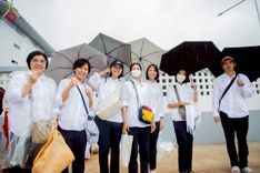 ภาพ No.226167:วันอาทิตย์ที่ 25 พฤษภาคม พ.ศ. 2568 พิธีตักบาตรพระ 1,000 รูปเมืองตรัง ครบรอบ 110 ปี เมืองทับเที่ยง ถวายเป็นพุทธบูชา ถวายเป็นพระราชกุศลแด่รัชกาลที่ 10 และอุทิศส่วนกุศลแด่อดีตเจ้าเมืองตรัง และบรรพบุรุษ ณ บริเวณหน้าศาลากลางจังหวัดตรัง ถนนพระราม 6