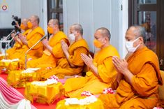 ภาพ No.78599:พิธีต้อนรับสัญญาบัตร พัดยศ ผ้าไตรและถวายมุทิตาสักการะฯ พระครูสิทธิรัตนวิเทศ และ พระครูวิเทศสันติคุณ วันอังคารที่ 28 มีนาคม พ.ศ. 2566 ณ อุโบสถวัดพระธรรมกาย