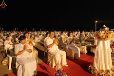 ภาพ No.175927:พิธีจุดประทีปโคมลาน, โคมลอยและลอยกระทง ถวายประทีปเป็นพุทธบูชา สร้างความสว่างไสวให้กับแผ่นดินด้วยแสงธรรม วันที่ 15 พฤศจิกายน พ.ศ. 2567 ณ พุทธอุทยานนานาชาติ อ.โพนพิสัย จ.หนองคาย