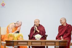 ภาพ No.223067:วันที่ 24 เมษายน พ.ศ. 2568 หลวงพ่อทัตตชีโวต้อนรับคณะสงฆ์เมียนมา ณ อาคาร 100 ปี คุณยายมหารัตนอุบาสิกาจันทร์ ขนนกยูง วัดพระธรรมกาย