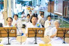 ภาพ No.189419:พิธีถวายภัตตาหารเป็นสังฆทาน แด่พระธรรมยาตรา ในโครงการธรรมยาตรา กตัญญูบูชา มหาปูชนียาจารย์ พระมงคลเทพมุนี(สด จนฺทสโร) พระผู้ปราบมาร อนุสรณ์สถาน 7 แห่ง ปีที่ 13 ณ อนุสรณ์สถานมหาวิหารพระมงคลเทพมุนี (โลตัสแลนด์) อ.สองพี่น้อง จ.สุพรรณบุรี วันที่ 5 มกราคม 2568