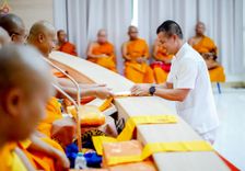 ภาพ No.241694:วันอาทิตย์ที่ 24 สิงหาคม พ.ศ. 2568 พิธีทอดผ้าป่า ฉลองครบรอบ 10 ปี ศูนย์ปฏิบัติธรรมพัทลุง