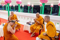 ภาพ No.231200:วันพฤหัสบดีที่ 3 กรกฏาคม พ.ศ. 2568 พิธีมุทิตาสักการะพระภิกษุนาคหลวง พระมหาพนาวัฒน์ ธมฺมนฺตคามี (จันทร์เผือก) เปรียญธรรม ๙ ประโยค ณ วัดพระธรรมกาย ปทุมธานี