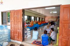 ภาพ No.235454:วันที่ 30-31 กรกฎาคม พ.ศ. 2568 วัดพระธรรมกาย มูลนิธิธรรมกาย ร่วมกับศูนย์ส่งเสริมศีลธรรมจังหวัดสุรินทร์ เปิดศูนย์พักพิงชั่วคราวเพื่อช่วยเหลือประชาชน ผู้อพยพจากเหตุปะทะกันตามแนวชายแดน ไทย-กัมพูชา ตั้งแต่วันที่ 24 กรกฎาคม พ.ศ.2568 เป็นต้นไป