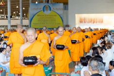ภาพ No.240457:วันพุธที่ 27 สิงหาคม พ.ศ. 2568 พิธีตักบาตร ในวันธรรมชัย ณ วัดพระธรรมกาย จ.ปทุมธานี