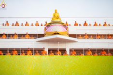ภาพ No.201360:พระธรรมยาตราปฏิบัติธรรม และถ่ายภาพหมู่ประวัติศาสตร์ ณ อาคารธรรมยาตรา กตัญญูบูชามหาปูชนียาจารย์  ตรงข้ามวัดปากน้ำภาษีเจริญ จ.กรุงเทพมหานคร ในโครงการธรรมยาตรา กตัญญูบูชา มหาปูชนียาจารย์ พระมงคลเทพมุนี(สด จนฺทสโร) พระผู้ปราบมาร อนุสรณ์สถาน 7 แห่ง ปีที่ 13