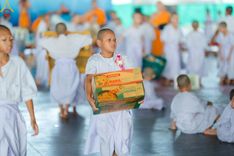 ภาพ No.214651:วันศุกร์ที่ 4 เมษายน พ.ศ.2568 นาคธรรมทายาทตักบาตรพระพี่เลี้ยง ในโครงการบรรพชาสามเณร ฟื้นฟูพระพุทธศาสนาทั่วไทย ณ วิหารคด 22 วัดพระธรรมกาย