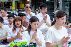 ภาพ No.237104:วันอาทิตย์ที่ 10 สิงหาคม พ.ศ. 2568 มหาสังฆทานครั้งยิ่งใหญ่ ตักบาตรพระ 10,000 รูป ถ.นิพัทธ์อุทิศ 3 ใจกลางนครหาดใหญ่ จ.สงขลา (ชุดที่ 2)