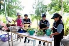 ภาพ No.235443:วันที่ 30-31 กรกฎาคม พ.ศ. 2568 วัดพระธรรมกาย มูลนิธิธรรมกาย ร่วมกับศูนย์ส่งเสริมศีลธรรมจังหวัดสุรินทร์ เปิดศูนย์พักพิงชั่วคราวเพื่อช่วยเหลือประชาชน ผู้อพยพจากเหตุปะทะกันตามแนวชายแดน ไทย-กัมพูชา ตั้งแต่วันที่ 24 กรกฎาคม พ.ศ.2568 เป็นต้นไป