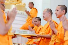 ภาพ No.239496:วันอาทิตย์ที่ 17 สิงหาคม พ.ศ. 2568 พิธีกดปุ่มอัญเชิญรูปเหมือน พระมงคลเทพมุนี (สด จันทสโร)  ณ มหาวิหารแก้วพระมงคลเทพมุนี  ศูนย์ปฏิบัติธรรมแก้วเมืองเลย