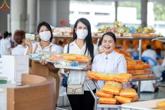 ภาพ No.162099:พิธีถวายภัตตาหารเมนูสวรรค์ เนื่องในวันออกพรรษา (ขึ้น 15 ค่ำ เดือน 11) วันพฤหัสบดีที่ 17 ตุลาคม พ.ศ. 2567 ณ หอฉันคุณยายอาจารย์ฯ วัดพระธรรมกาย