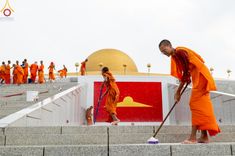 ภาพ No.218812:วันศุกร์ที่ 18 เมษายน พ.ศ. 2568 การเตรียมงานในลานธรรม , พระมหาธรรมกายเจดีย์ เพื่องานวันคุ้มครองโลก 22 เมษายน พ.ศ. 2568