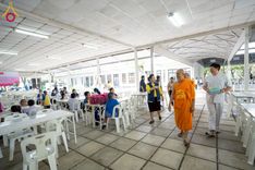 ภาพ No.230333:วันจันทร์ที่ 30 มิถุนายน พ.ศ. 2568 เจ้าอาวาสวัดพระธรรมกาย เยี่ยมอนุโมทนาให้กำลังใจ บุคลากรทางการแพทย์-เจ้าหน้าที่ผู้ปฏิบัติงาน โครงการรถตัดแว่นสายตาเคลื่อนที่สภากาชาดไทย เพื่อเด็กนักเรียนในชนบท พื้นที่จังหวัดปทุมธานี