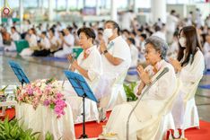 ภาพ No.158916:พิธีตักบาตร ในวันอาทิตย์ต้นเดือน วันที่ 6 ตุลาคม พ.ศ. 2567 ณ สภาธรรมกายสากล วัดพระธรรมกาย