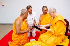 ภาพ No.222715:วันที่ 23 เมษายน พ.ศ. 2568 หลวงพ่อทัตตชีโวต้อนรับคณะสงฆ์เนปาล ณ อาคาร 100 ปี คุณยายมหารัตนอุบาสิกาจันทร์ ขนนกยูง วัดพระธรรมกาย
