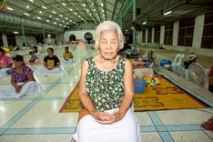 ภาพ No.235400:วันที่ 30-31 กรกฎาคม พ.ศ. 2568 วัดพระธรรมกาย มูลนิธิธรรมกาย ร่วมกับศูนย์ส่งเสริมศีลธรรมจังหวัดสุรินทร์ เปิดศูนย์พักพิงชั่วคราวเพื่อช่วยเหลือประชาชน ผู้อพยพจากเหตุปะทะกันตามแนวชายแดน ไทย-กัมพูชา ตั้งแต่วันที่ 24 กรกฎาคม พ.ศ.2568 เป็นต้นไป