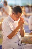 ภาพ No.158931:พิธีตักบาตร ในวันอาทิตย์ต้นเดือน วันที่ 6 ตุลาคม พ.ศ. 2567 ณ สภาธรรมกายสากล วัดพระธรรมกาย