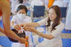 ภาพ No.240507:วันพุธที่ 27 สิงหาคม พ.ศ. 2568 พิธีตักบาตร ในวันธรรมชัย ณ วัดพระธรรมกาย จ.ปทุมธานี