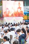 ภาพ No.197101:พิธีจุดประทีปถวายเป็นพุทธบูชา และบูชาธรรมมหาปูชนียาจารย์ ณ วัดโบสถ์(บน) ตำบลบางคูเวียง อำเภอบางกรวย จังหวัดนนทบุรี ในโครงการธรรมยาตรา กตัญญูบูชา มหาปูชนียาจารย์ พระมงคลเทพมุนี(สด จนฺทสโร) พระผู้ปราบมาร อนุสรณ์สถาน 7 แห่ง ปีที่ 13 วันที่ 18 มกราคม พ.ศ. 25
