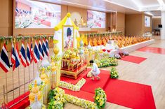 ภาพ No.234874:พิธีเจริญพระพุทธมนต์ ปฎิบัติธรรมเจริญสมาธิภาวนา และพิธีทำบุญตักบาตร เพื่อถวายเป็นพระราชกุศลแด่พระบาทสมเด็จพระวชิรเกล้าเจ้าอยู่หัว เนื่องในโอกาสวันเฉลิมพระชนมพรรษา 28 กรกฎาคม พ.ศ. 2568 ณ ห้องแก้วสารพัดนึก 2 วัดพระธรรมกาย อ.คลองหลวง จ.ปทุมธานี
