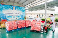 ภาพ No.159351:วัดพระธรรมกาย มูลนิธิธรรมกาย คณะศิษยานุศิษย์ฯ มอบถุงยังชีพ ข้าวสารอาหารแห้ง สมทบศูนย์รับบริจาคช่วยเหลือ ผู้ประสบภัยภาคเหนือ จังหวัดปทุมธานี มอบชุดอาหารปรุงสุกใหม่ ส่งแรงใจแก่เจ้าหน้าที่ผู้ปฏิบัติงาน และจิตอาสา วันที่ 27 กันยายน พ.ศ. 2567