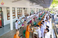 ภาพ No.237655:พิธีเจริญพระพุทธมนต์ ปฏิบัติธรรมเจริญสมาธิภาวนา และทำบุญตักบาตร ถวายพระราชกุศล เนื่องในโอกาสวันเฉลิมพระชนมพรรษา สมเด็จพระนางเจ้าสิริกิติ์ พระบรมราชินีนาถ พระบรมราชชนนีพันปีหลวง วันอังคารที่ 12 สิงหาคม พ.ศ. 2568  ณ อาคารปลูกศรัทธา 2 วัดพระธรรมกาย 