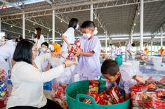 ภาพ No.86855:พิธีตักบาตร , พิธีบูชาข้าวพระ , พิธีจุดเทียนใจ ไฟนิรันดร์ อนันตชัย ในวันอาทิตย์ต้นเดือน 3 กันยายน พ.ศ. 2566 ณ วัดพระธรรมกาย