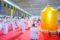 ภาพ No.86971:พิธีตักบาตร , พิธีบูชาข้าวพระ , พิธีจุดเทียนใจ ไฟนิรันดร์ อนันตชัย ในวันอาทิตย์ต้นเดือน 3 กันยายน พ.ศ. 2566 ณ วัดพระธรรมกาย