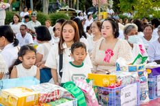 ภาพ No.235148:วันอาทิตย์ที่ 27 กรกฎาคม พ.ศ. 2568 พิธีตักบาตรพระ1,000 รูป ทำบุญเมืองพัทลุง ประธานสงฆ์ พระปริยัติวชิโรดม  เจ้าคณะจังหวัดพัทลุง ประธานฆราวาส นายรัฐศาสตร์ ชิดชู  ผู้ว่าราชการจังหวัดพัทลุง