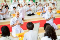 ภาพ No.244705:วันเสาร์ที่ 6 กันยายน พ.ศ. 2568 พิธีขอขมา-รับผ้าไตรของนาคธรรมทายาท โครงการอุปสมบทหมู่บูชาธรรมครบรอบ 108 ปี  วันครูผู้ค้นพบวิชชาธรรมกาย ณ โบสถ์พระไตรปิฎก วัดพระธรรมกาย