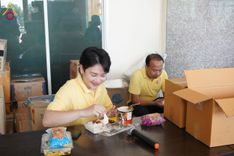 ภาพ No.159414:วัดพระธรรมกาย มูลนิธิธรรมกาย คณะศิษยานุศิษย์ฯ มอบถุงยังชีพ ข้าวสารอาหารแห้ง สมทบศูนย์รับบริจาคช่วยเหลือ ผู้ประสบภัยภาคเหนือ จังหวัดปทุมธานี มอบชุดอาหารปรุงสุกใหม่ ส่งแรงใจแก่เจ้าหน้าที่ผู้ปฏิบัติงาน และจิตอาสา วันที่ 27 กันยายน พ.ศ. 2567