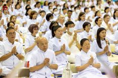 ภาพ No.215329:วันอาทิตย์ต้นเดือนที่ 6 เมษายน พ.ศ. 2568 พิธีบูชาข้าวพระ สภาธรรมกายสากล วัดพระธรรมกาย