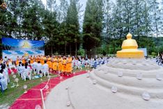 ภาพ No.238374:วันเสาร์ที่ 9 สิงหาคม พ.ศ. 2568 พิธีกลั่นแผ่นดิน โปรยทราย และจุดประทีปถวายเป็นพุทธบูชา จ.ระยอง สถาปนาองค์พระเจดีย์เพื่อสร้างสันติภาพโลก ณ ศูนย์ปฏิบัติธรรมระยอง(บ้านช่องลม) ต.บางบุตร อ.บ้านค่าย จ.ระยอง
