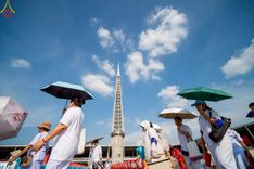 ภาพ No.221588:วันอังคารที่ 22 เมษายน พ.ศ. 2568 ภาพพิธีถวายมหาสังฆทานคณะสงฆ์ 40,000 กว่าวัดทั่วประเทศ เนื่องในวันคุ้มครองโลก ชุดที่ 2 (ปลื้มให้สมการรอคอย) ณ ลานธรรมพระมหาธรรมกายเจดีย์ วัดพระธรรมกาย