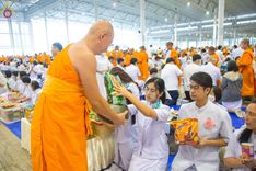 ภาพ No.205883:พิธีตักบาตร และ พิธีบูชาข้าวพระ ในวันอาทิตย์ต้นเดือน 2 กุมภาพันธ์ พ.ศ. 2568 ณ สภาธรรมกายสากล วัดพระธรรมกาย