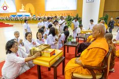 ภาพ No.185352:พิธีถวายมหาสังฆทาน 1,000 วัด ในวาระอายุวัฒนมงคล 84 ปี หลวงพ่อทัตตชีโว วันอาทิตย์ที่ 22 ธันวาคม พ.ศ. 2567 ณ สภาธรรมกายสากล วัดพระธรรมกาย